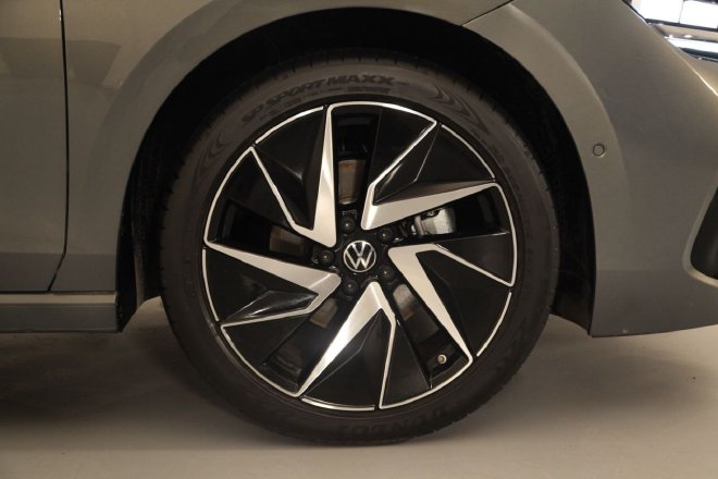 2024北京车展：一汽-大众全新一代迈腾亮相