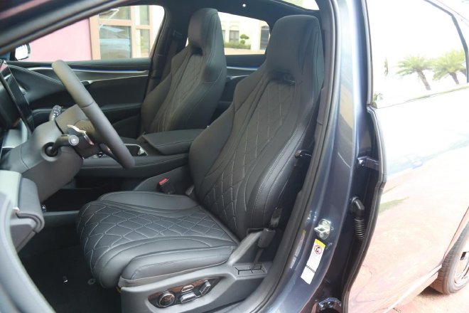 “海”中“狮”王 试驾比亚迪海狮07EV