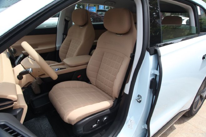 乘坐舒适配置全 试驾星途星纪元ET增程版