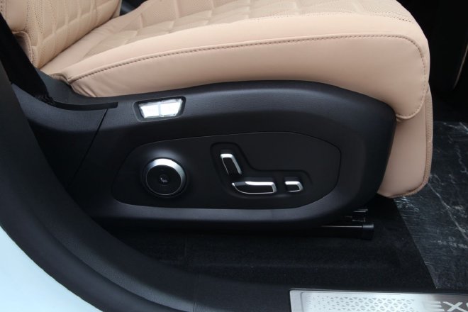 乘坐舒适配置全 试驾星途星纪元ET增程版