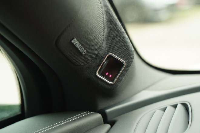 The two-car experience of the seed player seal 06DM-i/ sea lion 07EV in the ocean.