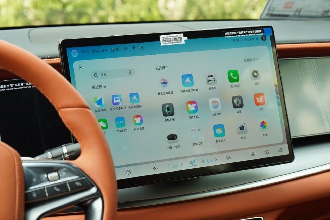 The two-car experience of the seed player seal 06DM-i/ sea lion 07EV in the ocean.