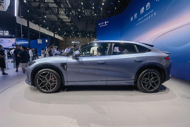 三大明星技术加身 实拍比亚迪2025款宋L EV