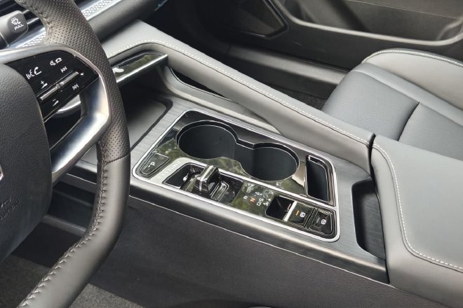 9.88万起售 一汽奔腾B70龙耀版/T90龙耀版上市