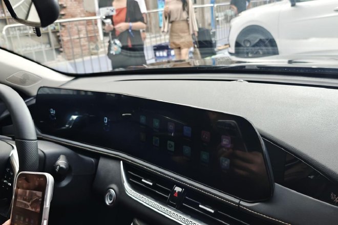 9.88万起售 一汽奔腾B70龙耀版/T90龙耀版上市