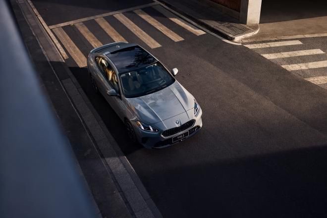 第一款国产M性能轿车 全新BMW 2系四门轿跑车首发