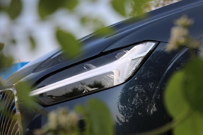 颜值微调/车机提升明显 2026款沃尔沃XC60稳定依旧