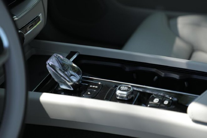 颜值微调/车机提升明显 2026款沃尔沃XC60稳定依旧