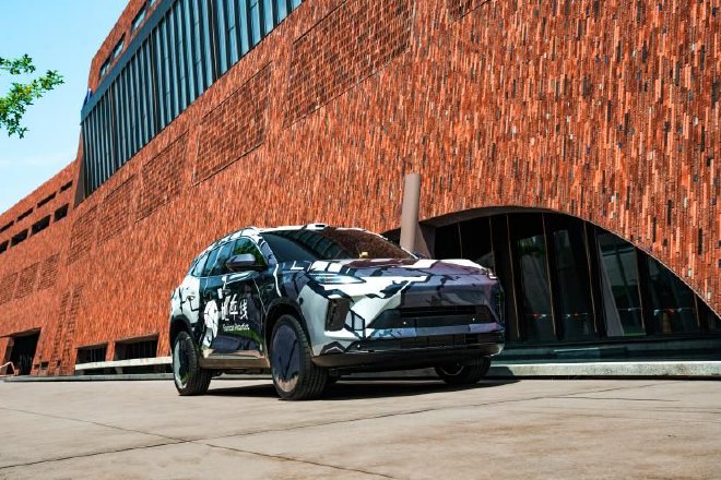 搭载插混系统 星途星纪元E05伪装车曝光