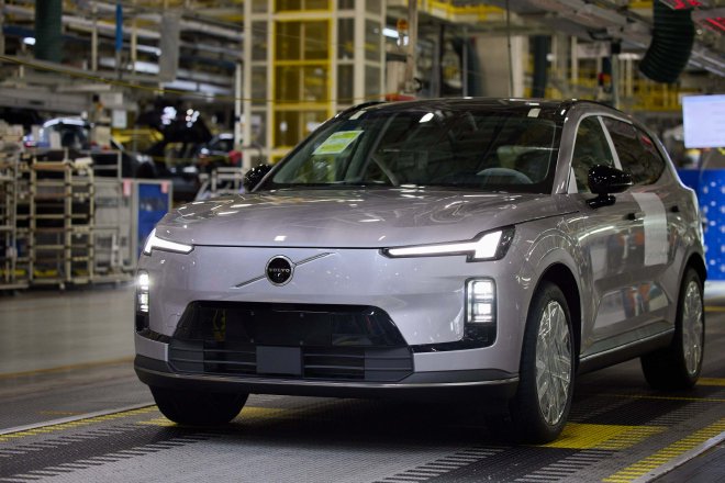 沃尔沃XC70正式下线 将8月27日开启预售