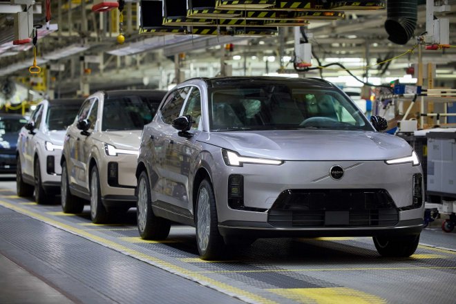 沃尔沃XC70正式下线 将8月27日开启预售