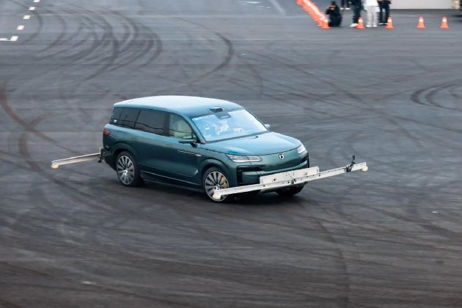 科技豪华驾驶乐趣 “大块头”腾势N9试驾