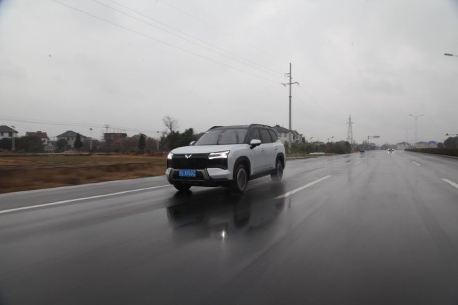 让全家出行更轻松 抢先试驾星光560燃油版