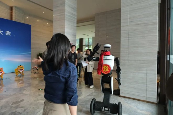 广汽集团内部孵化具身智能机器人公司慧仑科技正式成立