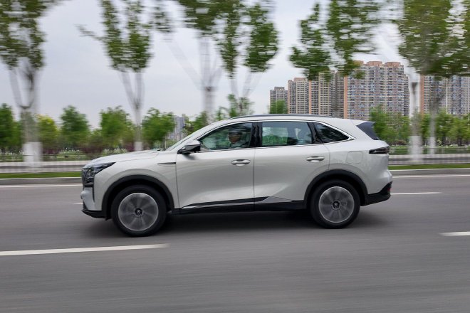 不用充电的深度混动 长安第四代CS75 PLUS蓝鲸超擎试驾