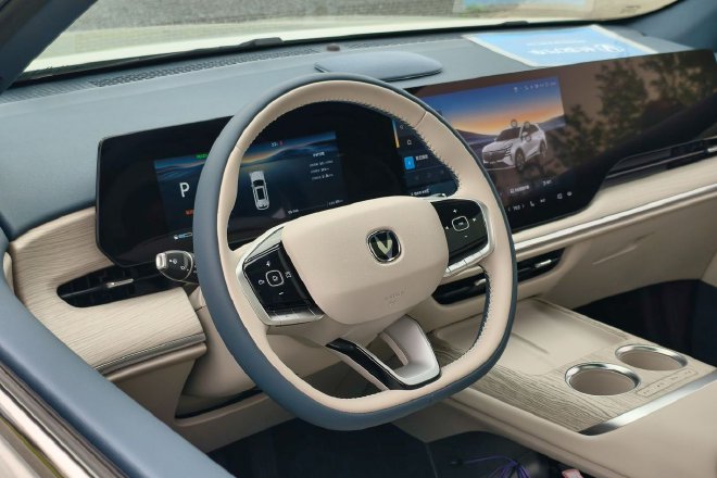 不用充电的深度混动 长安第四代CS75 PLUS蓝鲸超擎试驾