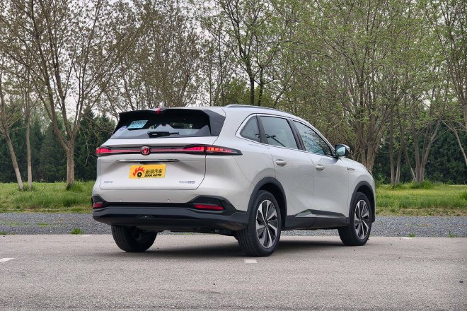 不用充电的深度混动 长安第四代CS75 PLUS蓝鲸超擎试驾