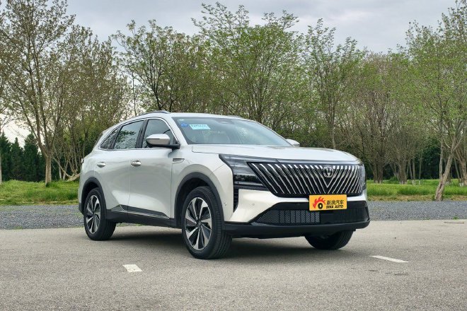 不用充电的深度混动 长安第四代CS75 PLUS蓝鲸超擎试驾