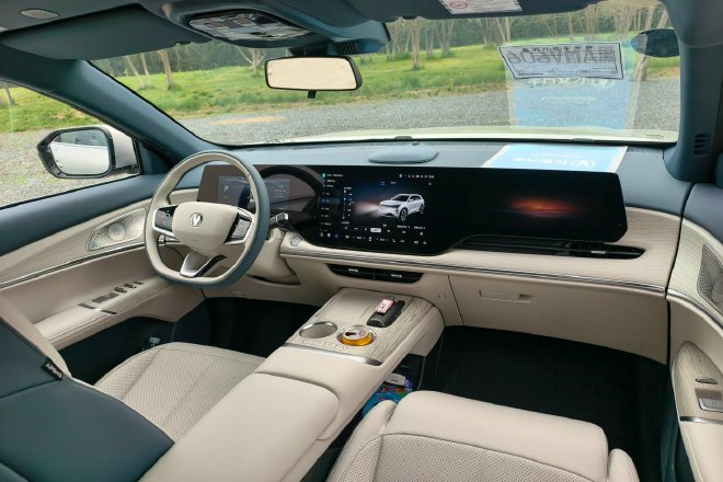 不用充电的深度混动 长安第四代CS75 PLUS蓝鲸超擎试驾