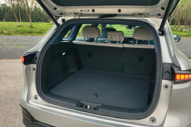 不用充电的深度混动 长安第四代CS75 PLUS蓝鲸超擎试驾