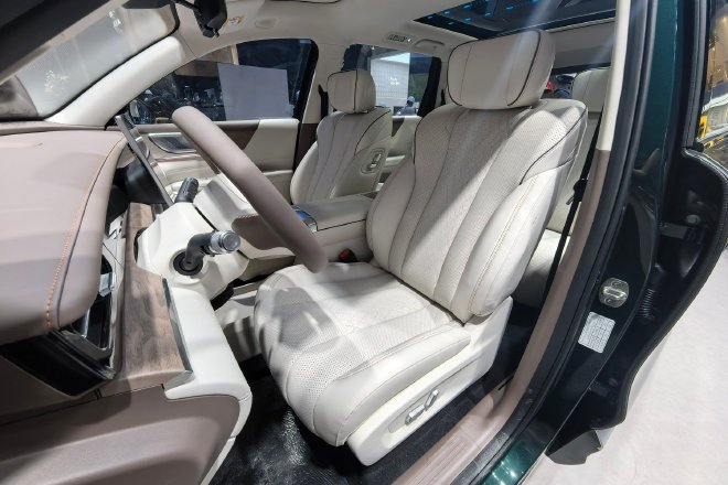 2026北京车展：上汽通用五菱星光L亮相并开启盲订