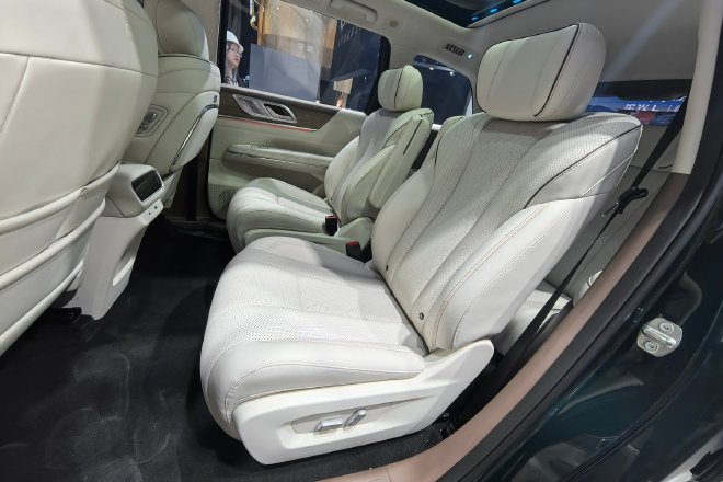 2026北京车展：上汽通用五菱星光L亮相并开启盲订