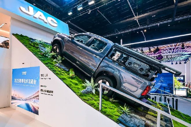 2026北京车展：江汽集团携多款重磅产品矩阵亮相