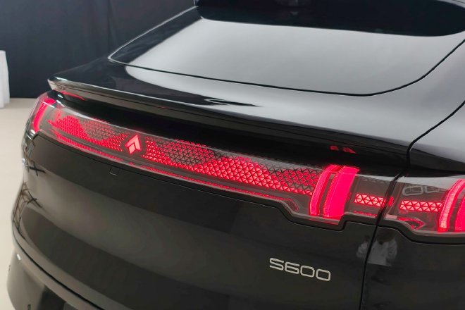 5米车长+全系标配激光雷达 昊铂S600静态体验