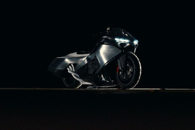 宝马以全速冲刺为核心的设计愿景表达  BMW Motorrad 发布 Vision K18 概念摩托车