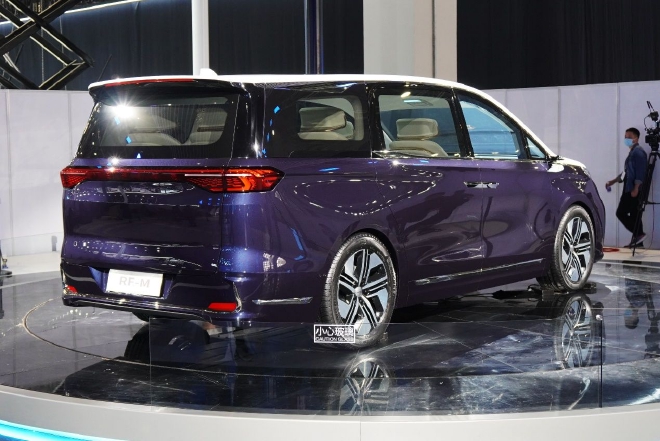 2023上海车展探馆：江淮瑞风RF-M亮相