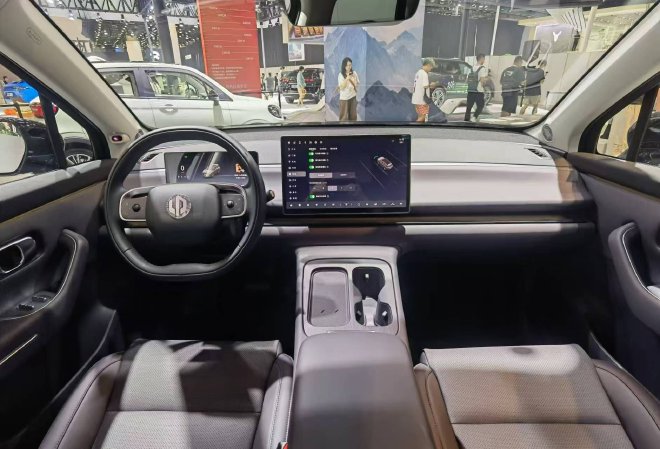 2024成都车展：零跑C16正式亮相