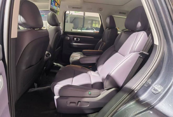 2024成都车展：零跑C16正式亮相