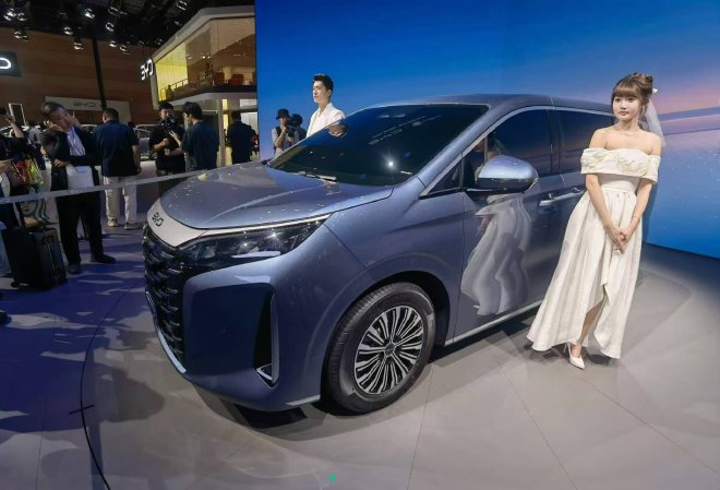 2024成都车展：比亚迪夏全球首发