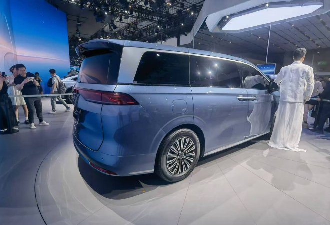 2024成都车展：比亚迪夏全球首发