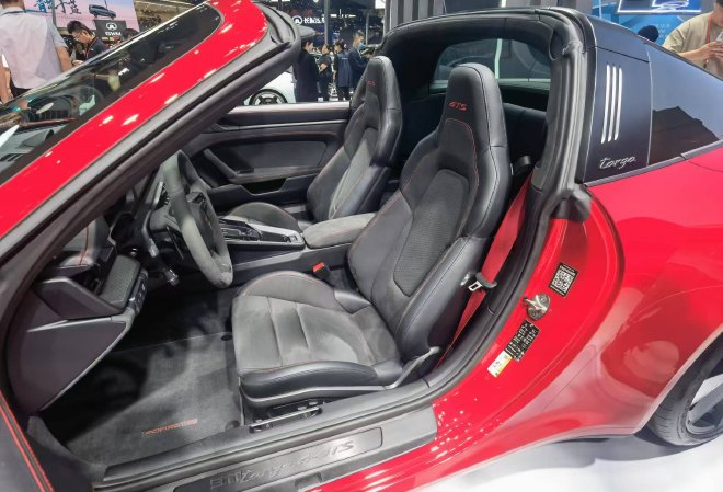 2024广州车展：新款保时捷911车型亮相