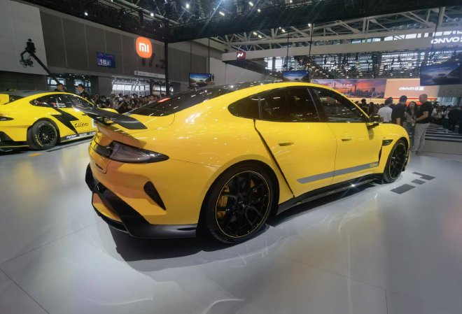 2024广州车展：小米SU7 Ultra量产版正式亮相