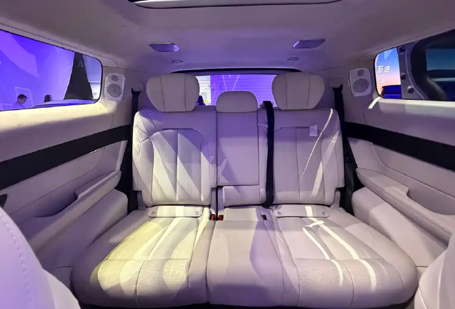 2025广州车展：吉利银河V900正式亮相
