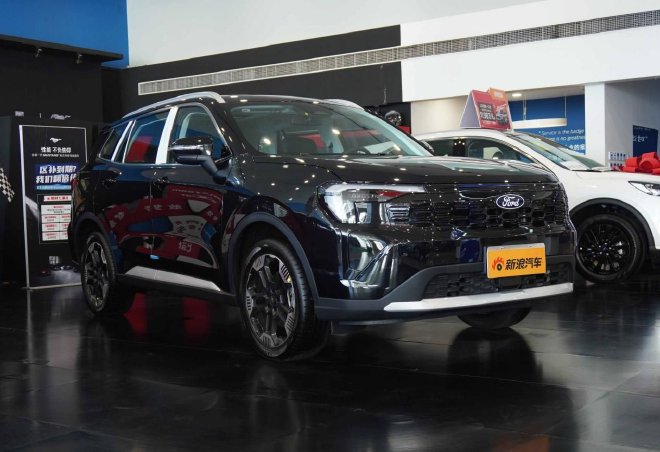 颜值 空间 配置均出色 实拍全新福特领睿