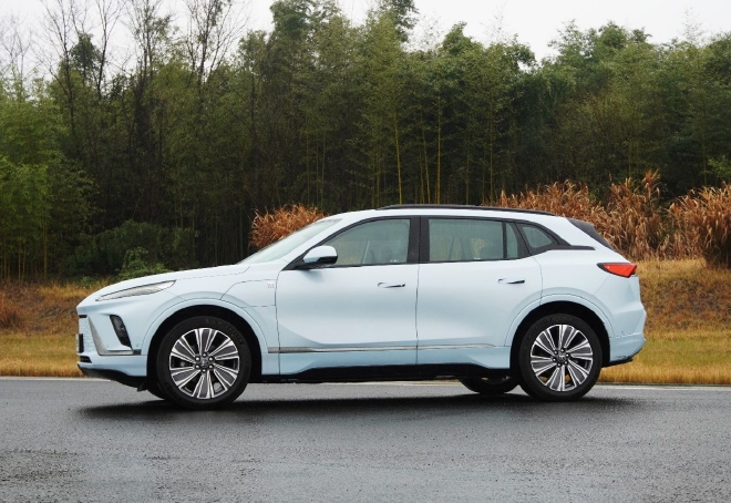 燃油车般的驾驶体验 场地试驾别克Electra E5