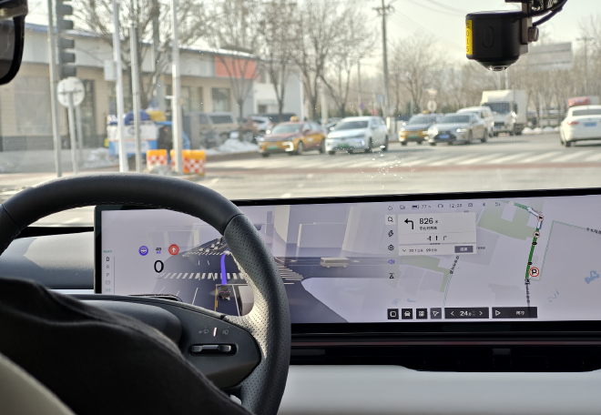 “纯视觉”技术方案 极越01 PPA智驾体验