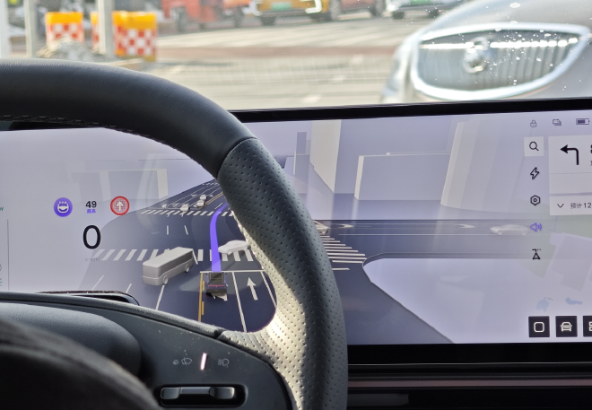 “纯视觉”技术方案 极越01 PPA智驾体验