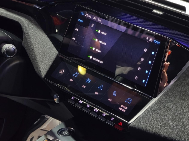 新年焕新之作 东风标致408X亮相海口车展