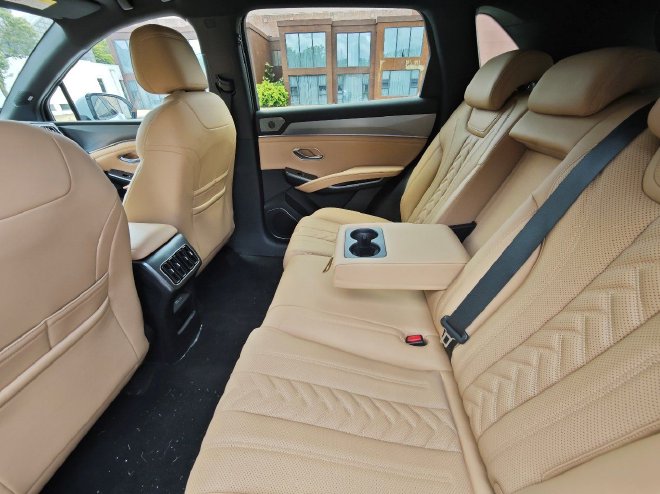 打造高性价比之争 静态体验比亚迪宋L DM-i