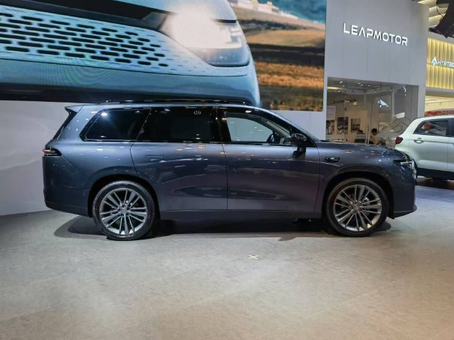 2024成都车展：零跑C16正式亮相