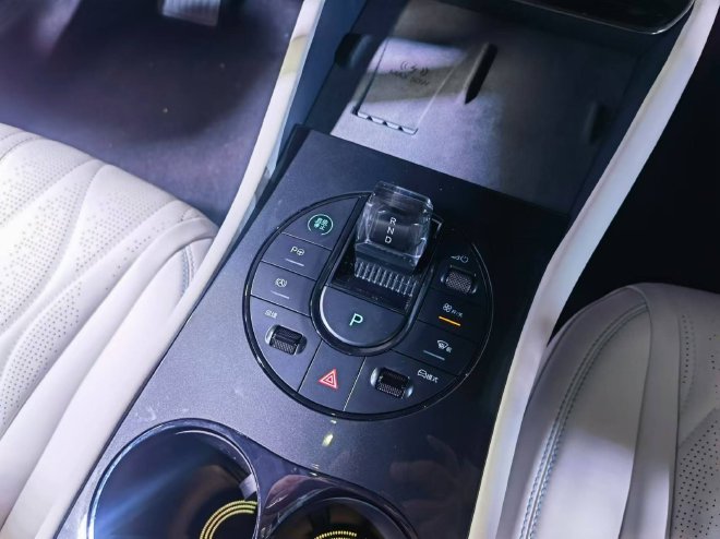 售13.68万元起 比亚迪海豹06GT正式上市