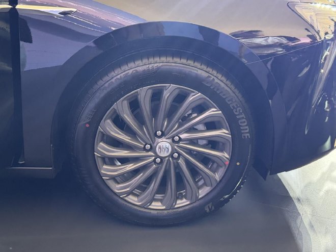 限时一口价15.99万元起 别克君越2025白金款上市