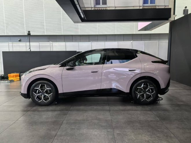 2024广州车展探馆：实拍领克Z20