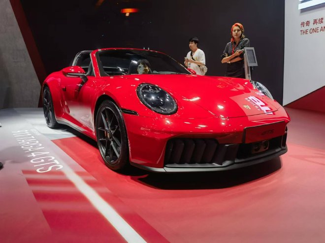 2024广州车展：新款保时捷911车型亮相