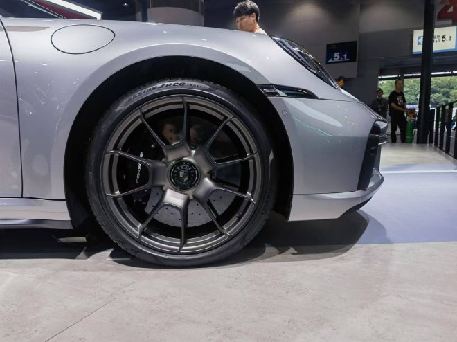 2024广州车展：新款保时捷911车型亮相