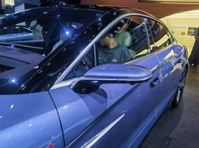 2024广州车展：仰望U7与U7 PHEV正式亮相